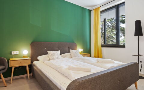 Marina Lelle: Lit, Design Intérieur, Meubles, Chambre, Sol, Mur, Literie, Sol, Drap De Lit, Bois