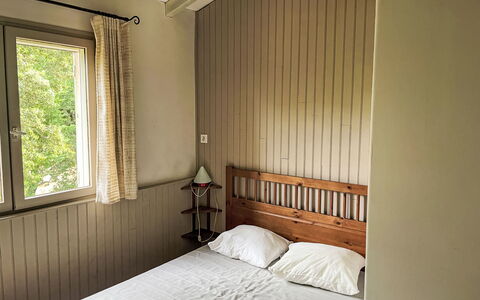 Clairchant: Mur, Chambre, Bois, Lit, Design Intérieur, Sol, Meubles, Sol, Drap De Lit, Literie