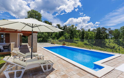 Santina: Piscine, Recours, Loisir, Mobilier De Jardin, Composite, Parapluie, Eco Hôtel, Dalle, Balancelle, Chaise