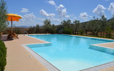 Lajatico 35: Piscine, Recours, Composite, Eco Hôtel, Loisir, Ombre, Caractéristique De L'Eau, Tuile, Centre De Loisirs, Hôtel