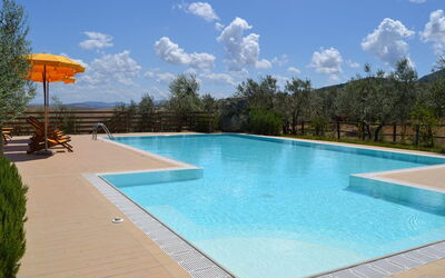 Lajatico 35: Piscine, Recours, Composite, Eco Hôtel, Loisir, Ombre, Caractéristique De L'Eau, Tuile, Centre De Loisirs, Hôtel
