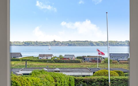 Jelke - 500M from the Sea: Maison, Toit, Domicile, Chalet, Biens, Ferme, Villa, Porche, Siding
