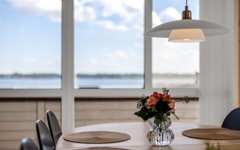 Jelke - 500M from the Sea: Maison, Toit, Domicile, Chalet, Biens, Ferme, Villa, Porche, Siding