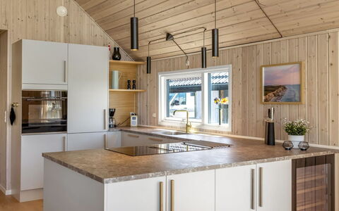 Tilje - 80M from the Sea: Cuisine, Sol, Design Intérieur, Comptoir, Bois, Plafond, Meubles, Appareil De Cuisine, Sol, Luminaire