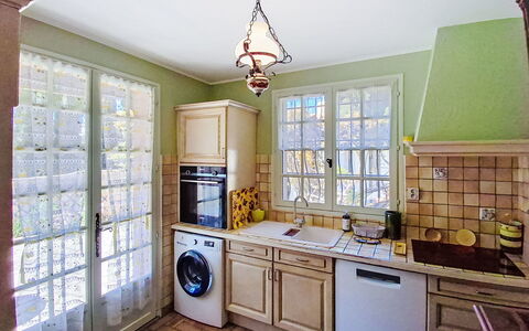 La Coustelline: Design Intérieur, Sol, Cuisine, Bois, Meubles, Comptoir, Sol, Cabinetry, Plafond, Pièce