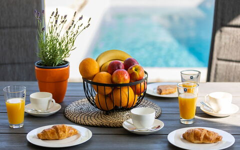 Larus: Aliments, Vaisselle, Serveware, Fruit, Drinkware, Vaisselle, Ingrédient, Coupe, Assiette