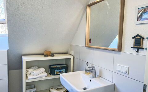 Dat Huus: Luminaire Plomberie, Lavabo, Bois, Évier, Salle De Bains, Sol, Robinet, Design Intérieur, Sol, Plomberie