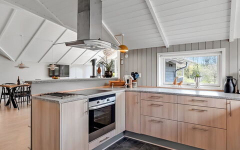 Truels - 30Km from the Sea: Cuisine, Sol, Comptoir, Bois, Design Intérieur, Appareil De Cuisine, Plafond, Cabinetry, Meubles, Principaux Appliance