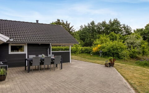Truels - 30Km from the Sea: Chalet, Ombre, Jardin, Siding, Aménagement Paysager, Biens, Dur, Allée, Batiments Jardin, Cour
