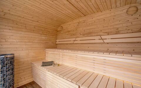 Heike - 700M to the Fjord: Maison, Domicile, Toit, Chalet, Biens, Aménagement Paysager, Batiments Jardin, Siding, Ferme