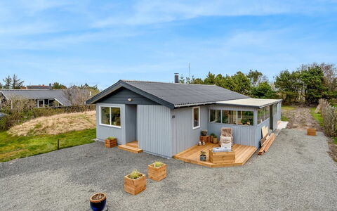 Heike - 700M to the Fjord: Maison, Domicile, Toit, Chalet, Biens, Aménagement Paysager, Batiments Jardin, Siding, Ferme