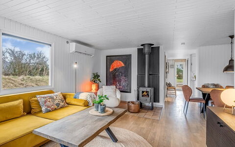 Heike - 700M to the Fjord: Toit, Maison, Domicile, Chalet, Porte, Siding, Plate-Forme, Porche, Planche, Dur