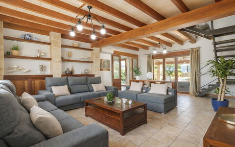 Son Bosc: Meubles, Design Intérieur, Canapé, Sol, Bois, Table, Sol, Plafond, Salon, Pièce