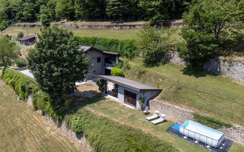Belbo: Herbe, Toit, Zone Rurale, Maison, Paysage, Arbuste, Chalet, Domicile, Établissements Humains