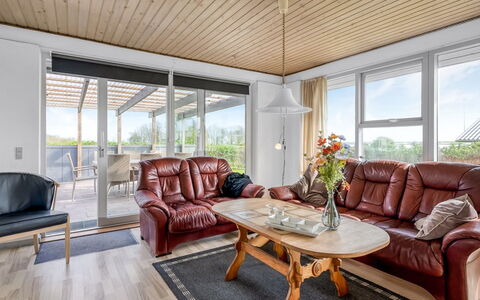 Christan - 350M from the Sea: Maison, Domicile, Zone Résidentielle, Toit, Chalet, Lot Terre, Biens, Cour, Jardin, Siding