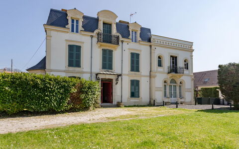 Les Jardins de Cabourg: Zone Résidentielle, Domicile, Maison, Porte, Biens, Manoir, Villa, Allée, Balcon, Hacienda