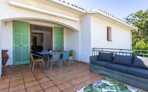 Casa Féminiccia: Mobilier De Jardin, Chaise, Ombre, Recours, Eco Hôtel, Balcon, Piscine, Villa, Hacienda, Table Cuisine Et Salle A Manger
