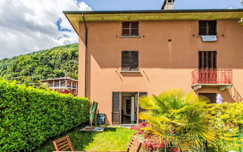 La Sostra: Zone Résidentielle, Domicile, Biens, Balcon, Clôture, Villa