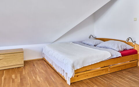 Rosie-Dolní Náměstí: Sol, Sol, Meubles, Parquet, Bois, Design Intérieur, Lit, Pièce, Chambre, Dur