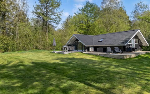 Gojko - 30Km from the Sea: Toit, Maison, Domicile, Chalet, Porte, Siding, Plate-Forme, Porche, Planche, Dur