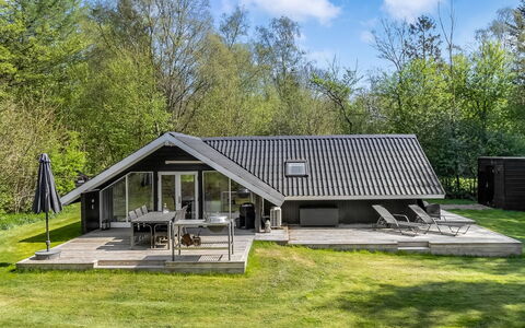 Gojko - 30Km from the Sea: Toit, Maison, Domicile, Chalet, Porte, Siding, Plate-Forme, Porche, Planche, Dur