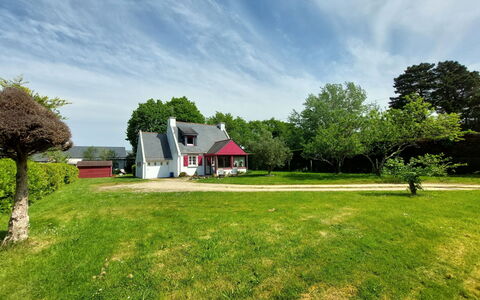 Mer et Campagne: Herbe, Arbre, Vert, Bâtiment, Maison, Domicile, Paysage, Arbuste, Plaine