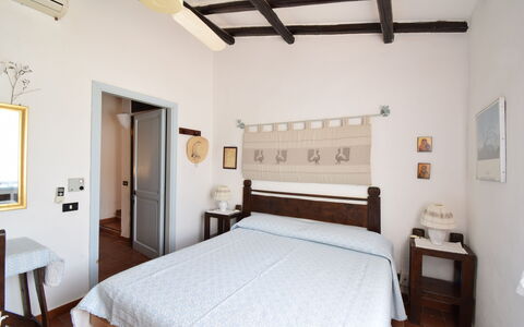 Villetta Oasi Belvedere, Budoni, Wifi, Ac: Meubles, Design Intérieur, Mur, Chambre, Bois, Lit, Sol, Sol, Plafond, Éclairage