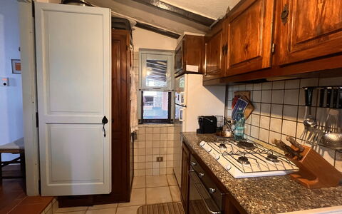 Villetta Oasi Belvedere, Budoni, Wifi, Ac: Comptoir, Cuisine, Cabinetry, Sol, Principaux Appliance, Bois, Appareil De Cuisine, Meubles, Design Intérieur, Sol