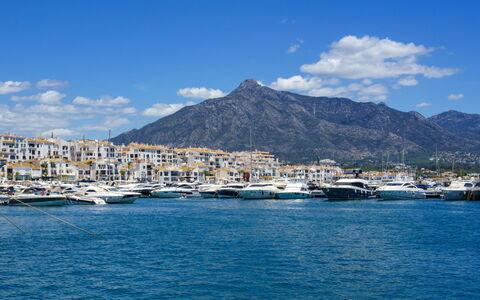 Serena Marbella: Bateau, Montagnes Relief, Montagne, Navire, Colline, Cotiers Et Relief Océaniques, Mer, Côte, Bateaux Et Nautique - Materiel Et Fournitures, Chaîne De Montagnes