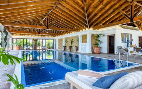 Serena Marbella: Piscine, Meubles, Recours, Chaise, Mobilier De Jardin, Loisir, Eco Hôtel, Hôtel, Biens, Villa