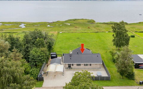 Thyra - 50M to the Fjord: 
