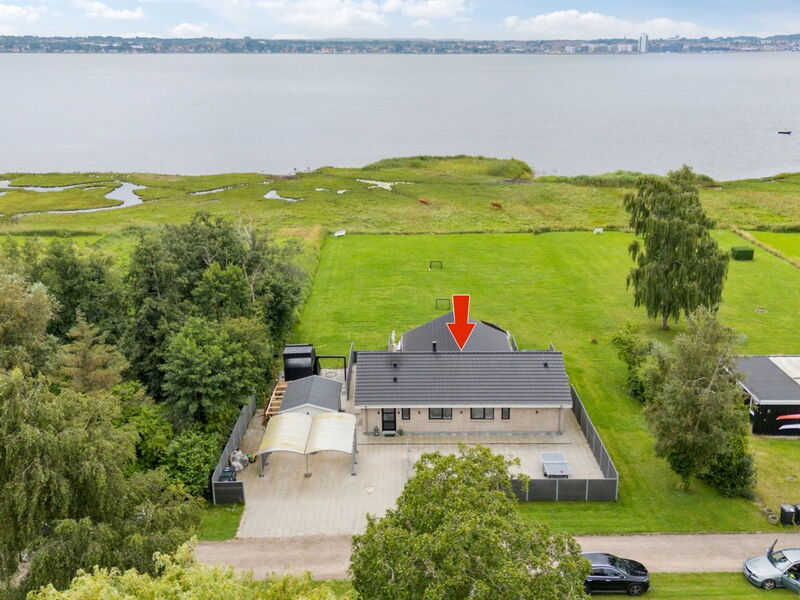Thyra - 50M to the Fjord