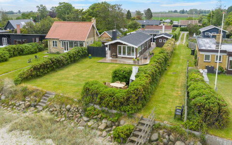 Dimo - 20M from the Sea: Herbe, Prairie, Lot Terre, Chalet, Zone Rurale, Prairie, Batiments Jardin, Jardin, Cabanon