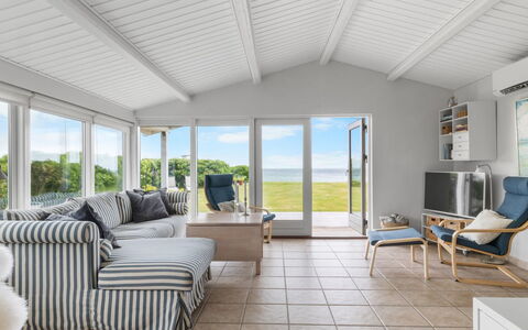 Dimo - 20M from the Sea: Herbe, Prairie, Lot Terre, Chalet, Zone Rurale, Prairie, Batiments Jardin, Jardin, Cabanon