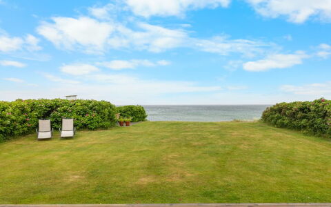 Dimo - 20M from the Sea: Toit, Maison, Architecture, Chalet, Domicile, Lot Terre, Zone Rurale, Établissements Humains, Ferme, Biens