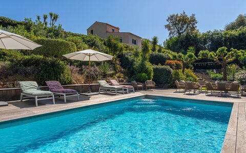 Le 444: Piscine, Recours, Mobilier De Jardin, Jardin, Balancelle, Eco Hôtel, Parapluie, Aménagement Paysager, Ombre, Hacienda