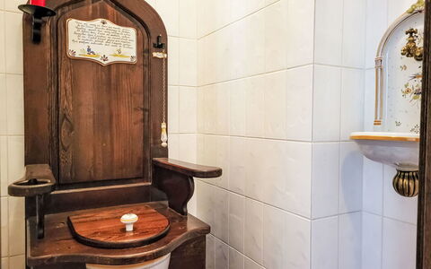 Terrazzo Prato Pernice Apt.12: Design Intérieur, Sol, Sol, Plomberie, Luminaire Plomberie, Siège De Toilette, Salle De Bains, Tache De Bois, Dur, Toilette