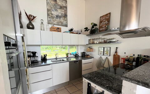 Sejer - 350M from the Sea: Appareil De Cuisine, Cuisine, Comptoir, Design Intérieur, Cabinetry, Principaux Appliance, Meubles, Sol, Électroménager, Éclairage