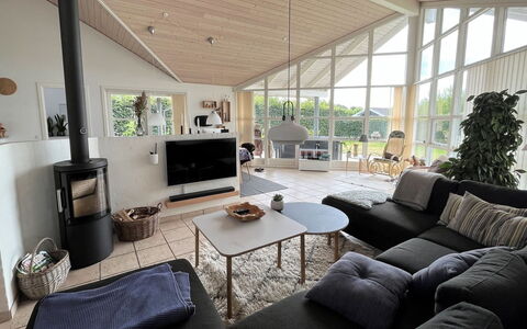Sejer - 350M from the Sea: Canapé, Design Intérieur, Sol, Salon, Bois, Meubles, Sol, Plafond, Domicile