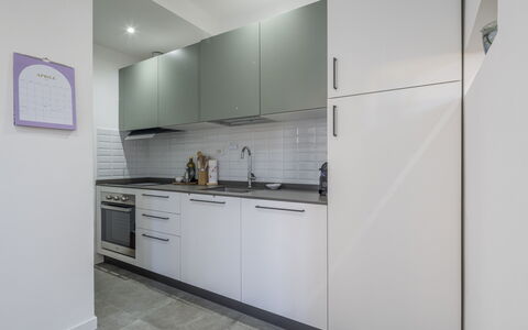 Central Cozy Nest With Parking, Bogliasco: Appareil De Cuisine, Cuisine, Comptoir, Principaux Appliance, Sol, Design Intérieur, Cabinetry, Sol, Plafond, Meubles