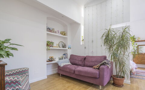 Central Cozy Nest With Parking, Bogliasco: Meubles, Design Intérieur, Mur, Sol, Sol, Bois, Canapé, Domicile, Salon, Pièce