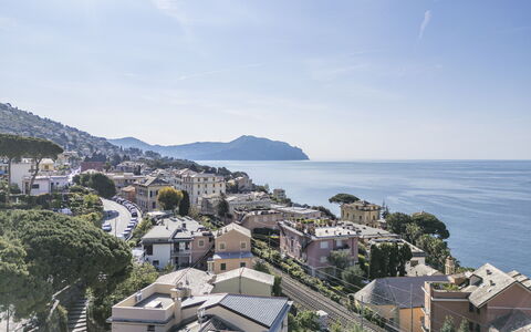 Central Cozy Nest With Parking, Bogliasco: L'Eau, Plan D'Eau, Côte, Zone Résidentielle, Cotiers Et Relief Océaniques, Horizon, Mer, Maison, Domicile, Établissements Humains