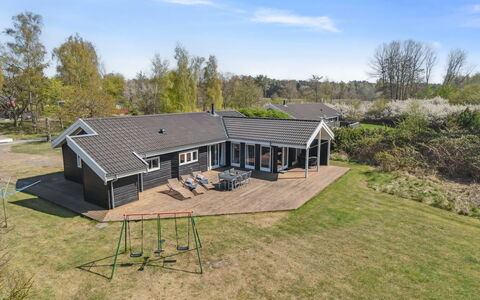 Edna - 500M from the Sea: Bois, Sol, Design Intérieur, Sol, Meubles, Parquet, Pièce, Plafond, Tache De Bois, Dur