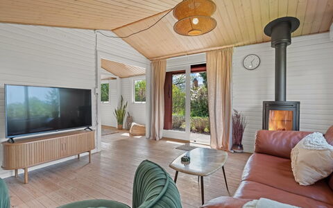 Oona - 700M from the Sea: Toit, Cabanon, Chalet, Batiments Jardin, Siding, Dur