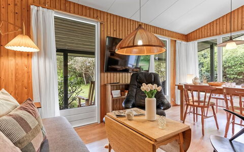 Rikkart - 400M from the Sea: Biens, Ombre, Allée, Ferme