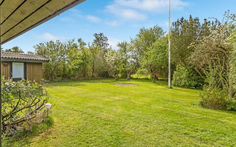 Rikkart - 400M from the Sea: Biens, Ombre, Allée, Ferme