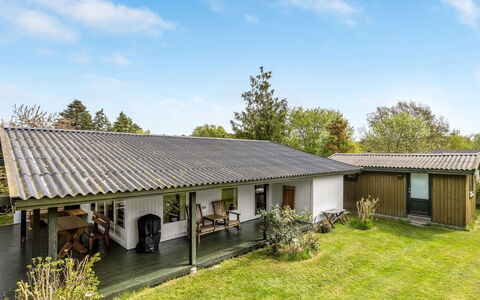 Rikkart - 400M from the Sea: Biens, Ombre, Allée, Ferme