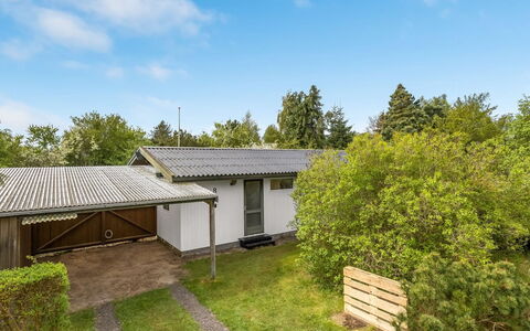 Rikkart - 400M from the Sea: Biens, Ombre, Allée, Ferme