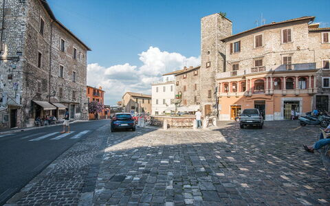 Casa Alloro, Ac, Wifi, Narni: Bâtiment, Mur, Fenêtre, Ville, Surface De La Route, Ville, Façade, Quartier, Rue, Architecture