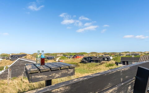 Elni - 350M from the Sea: Bois, Domicile, Porche, Plate-Forme, Dur, Toit, Tache De Bois, Parquet, Eco Hôtel